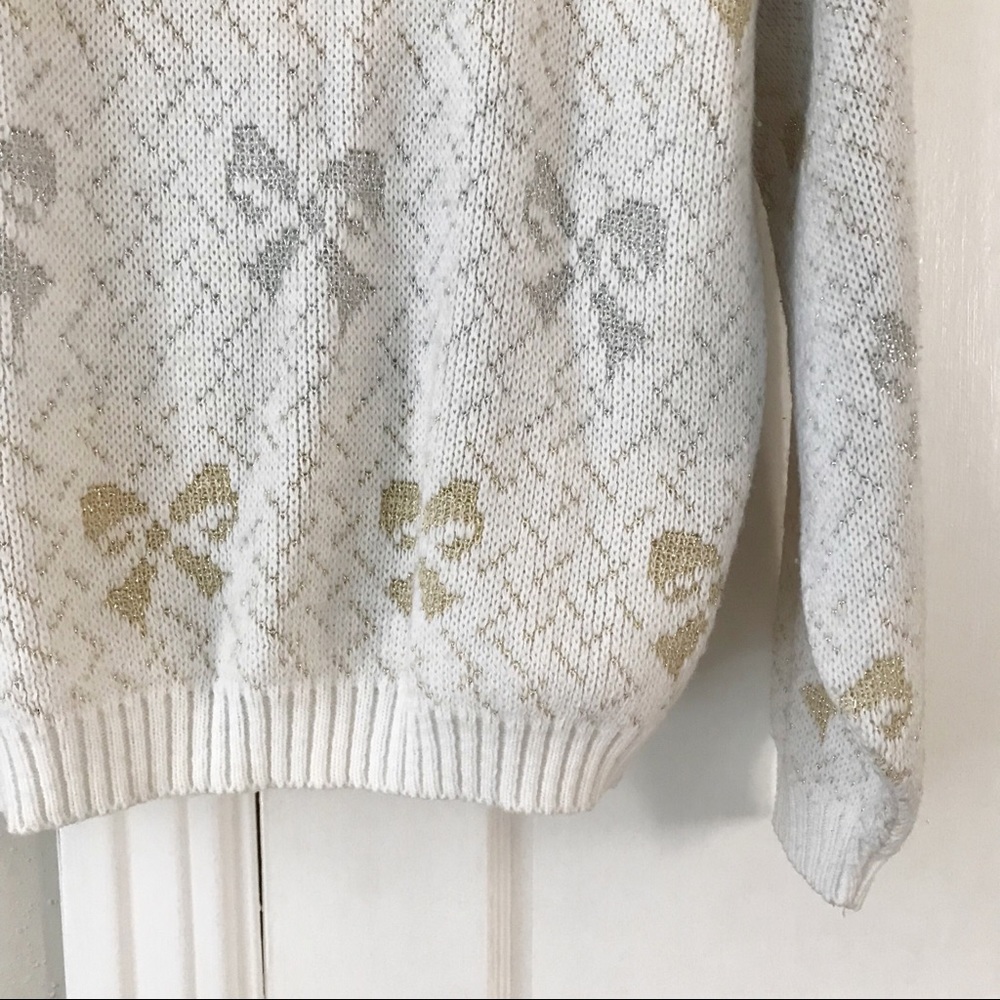 Vintage 80’s Metallic Bow Chunky Knit Sweater - Picture 5 of 6